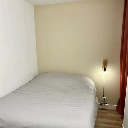 Beautiful Private Rooftop With Sea View 4 People דירה *
