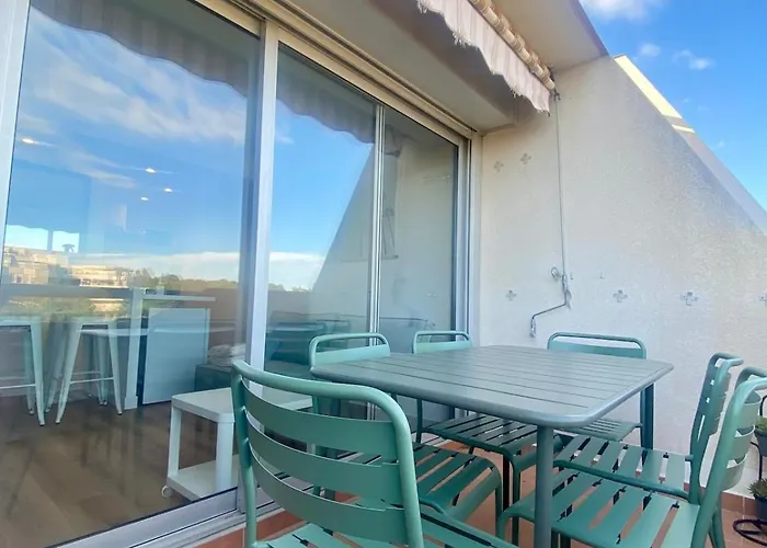 Beautiful Private Rooftop With Sea View 4 People Apartamento Saint-Raphaël